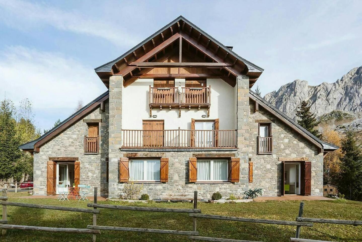 Olympia Tus Mascotas Son Bienvenidas Formigal Exterior foto
